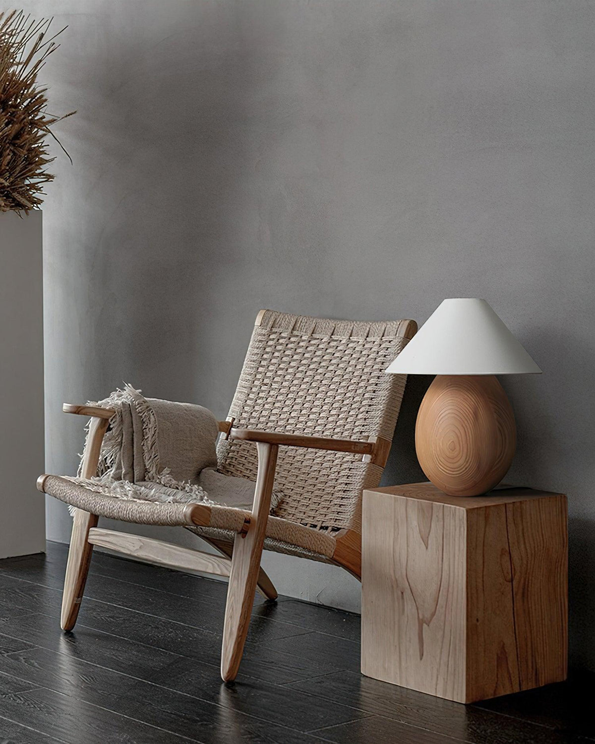 mountain-wood-table-lamp