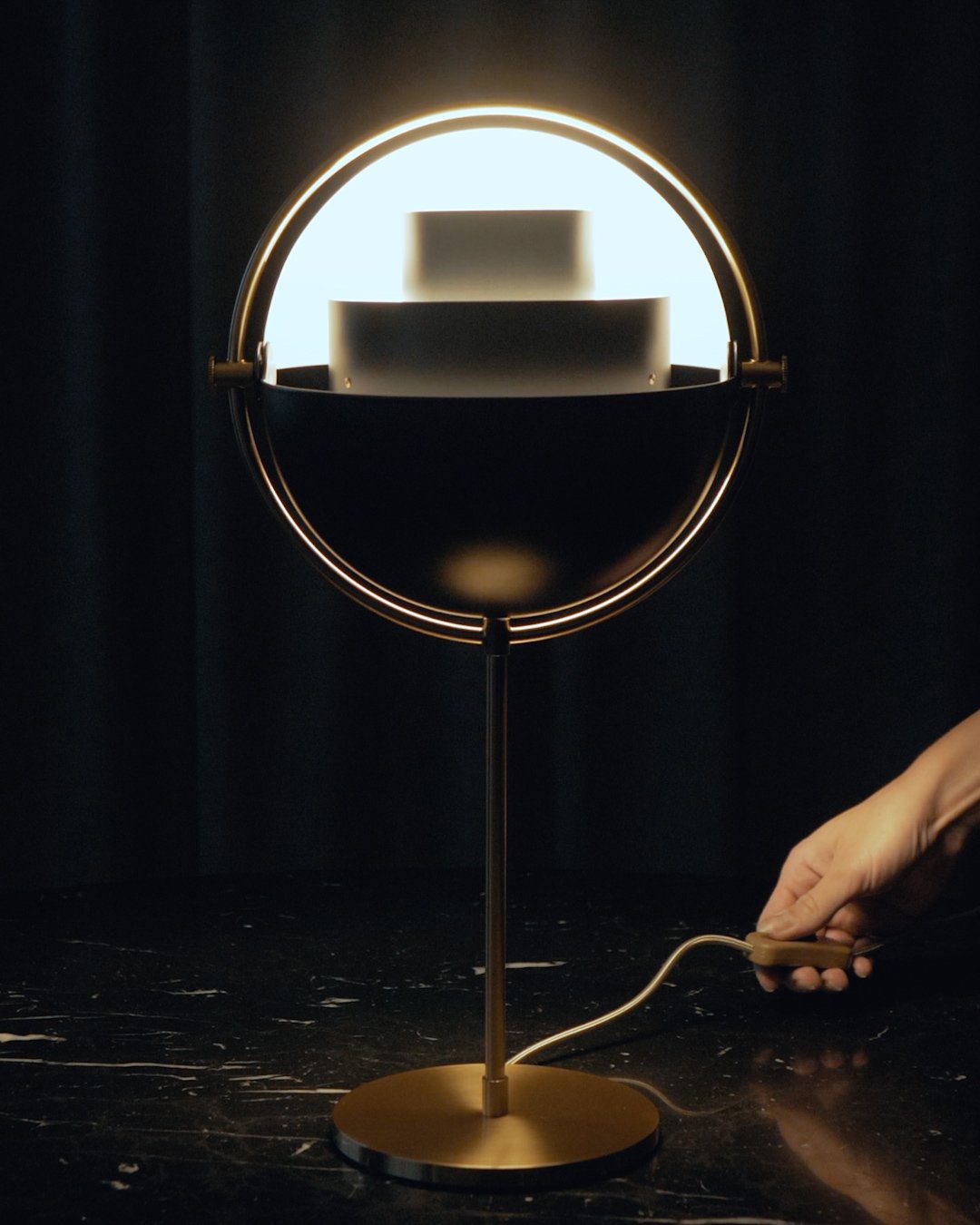 Deformed Ball Table Lamp
