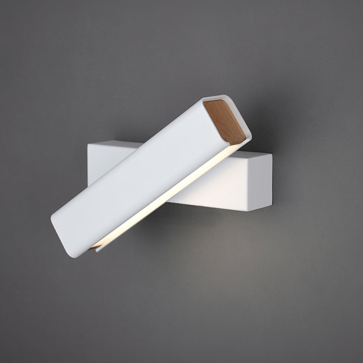 pixel-rotating-wall-lamp