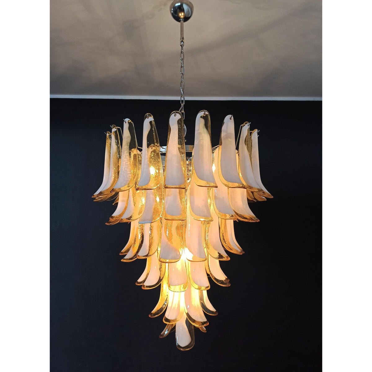 murano-petal-chandelier