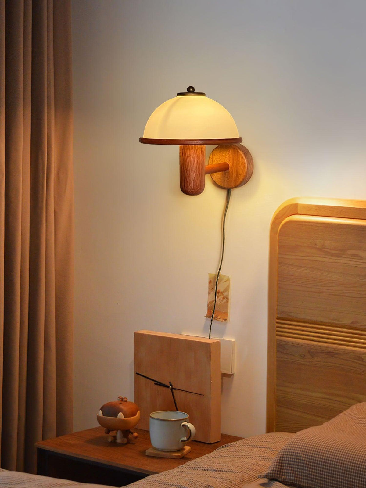 Seren Mushroom Oak Wall Lamp