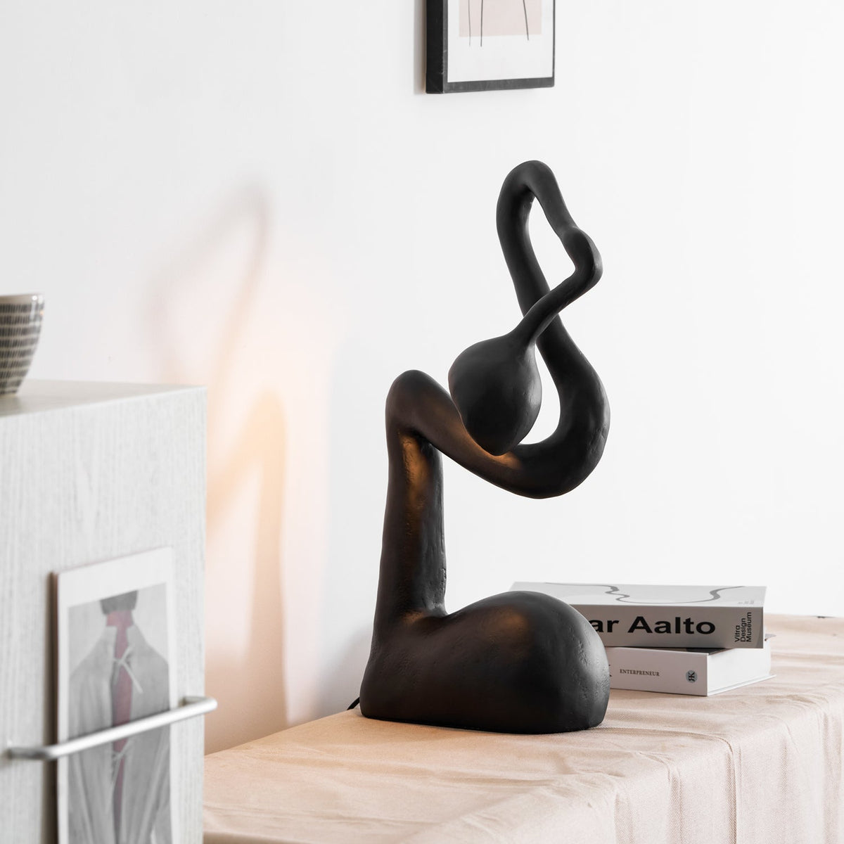 Myrrh Sculptural Table Lamp – Modern Art Deco LED Accent Light