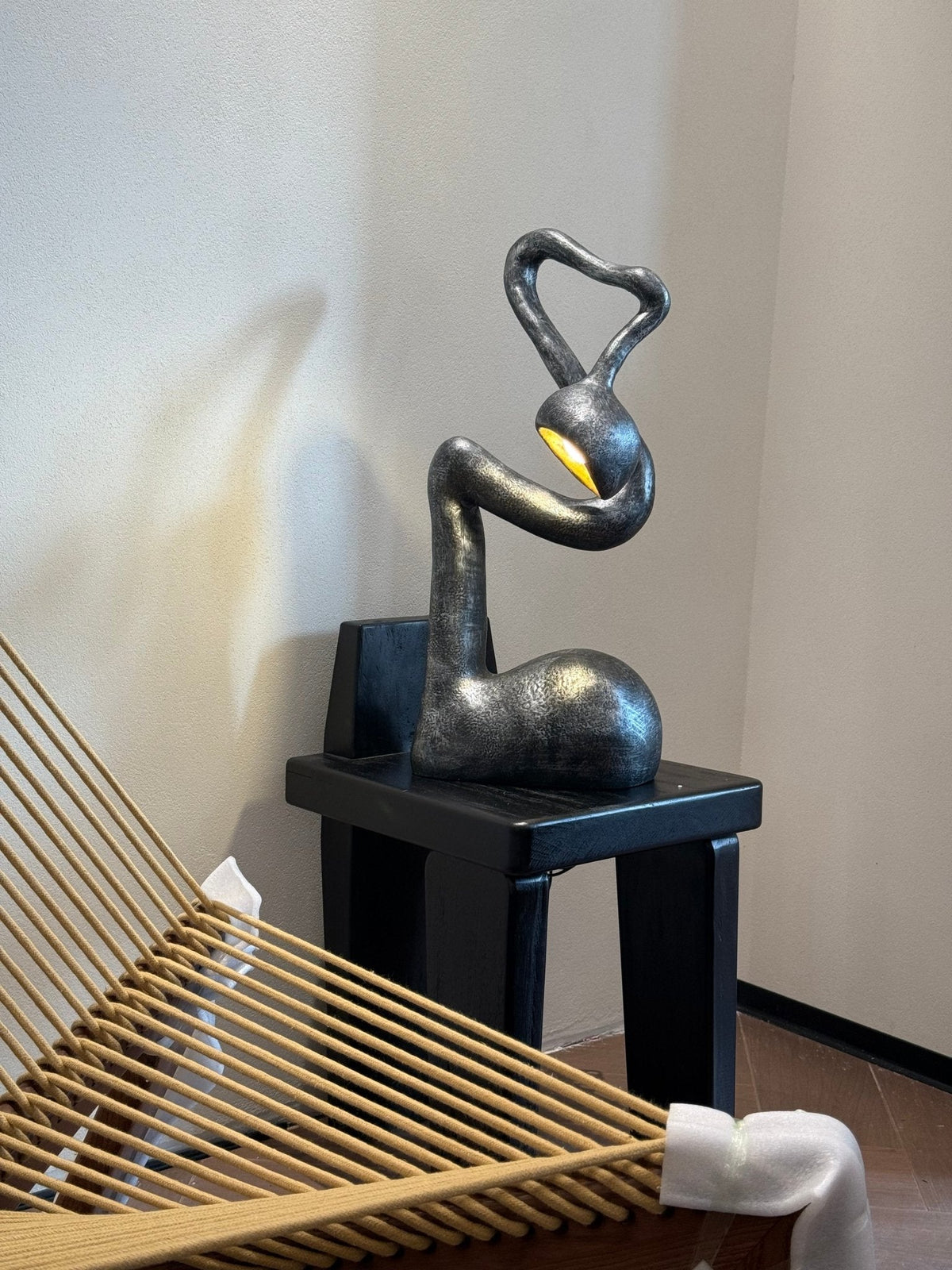 Myrrh Sculptural Table Lamp – Modern Art Deco LED Accent Light