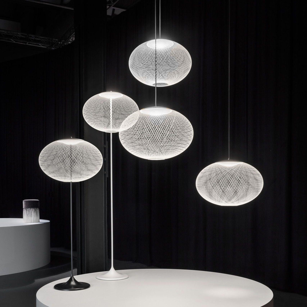 Metallic Meshwork Floor Lamp – Modern Sculptural LED Floor Lamp for Living Room & Bedroom