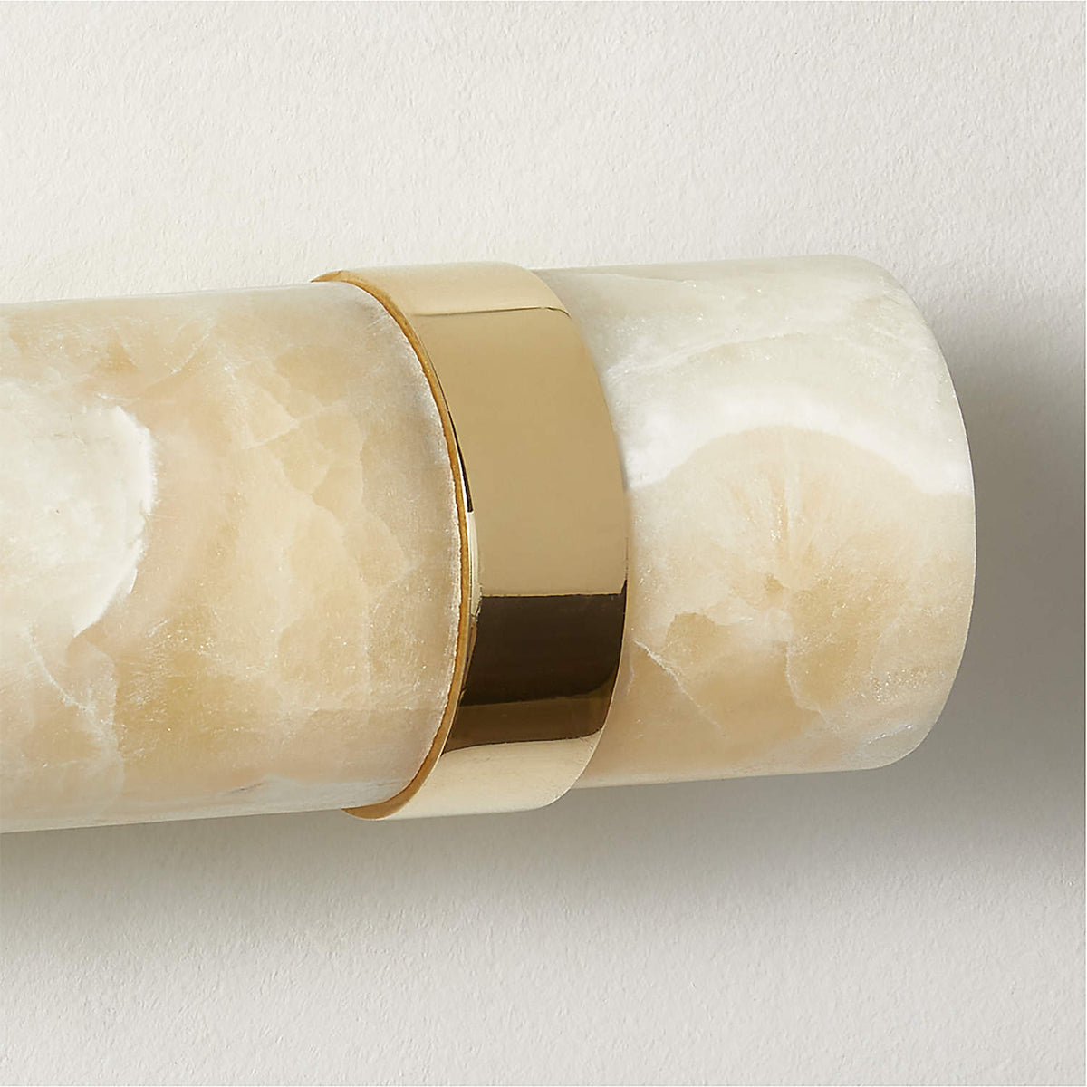 natalia-onyx-wall-lamp