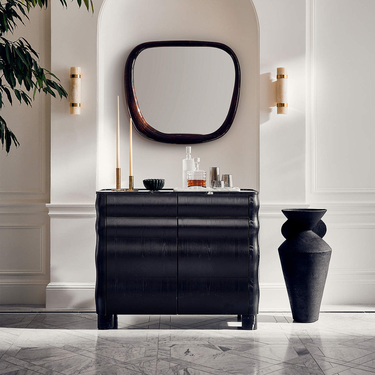 natalia-onyx-wall-lamp