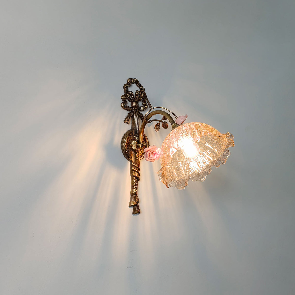 neiman-wall-lamp