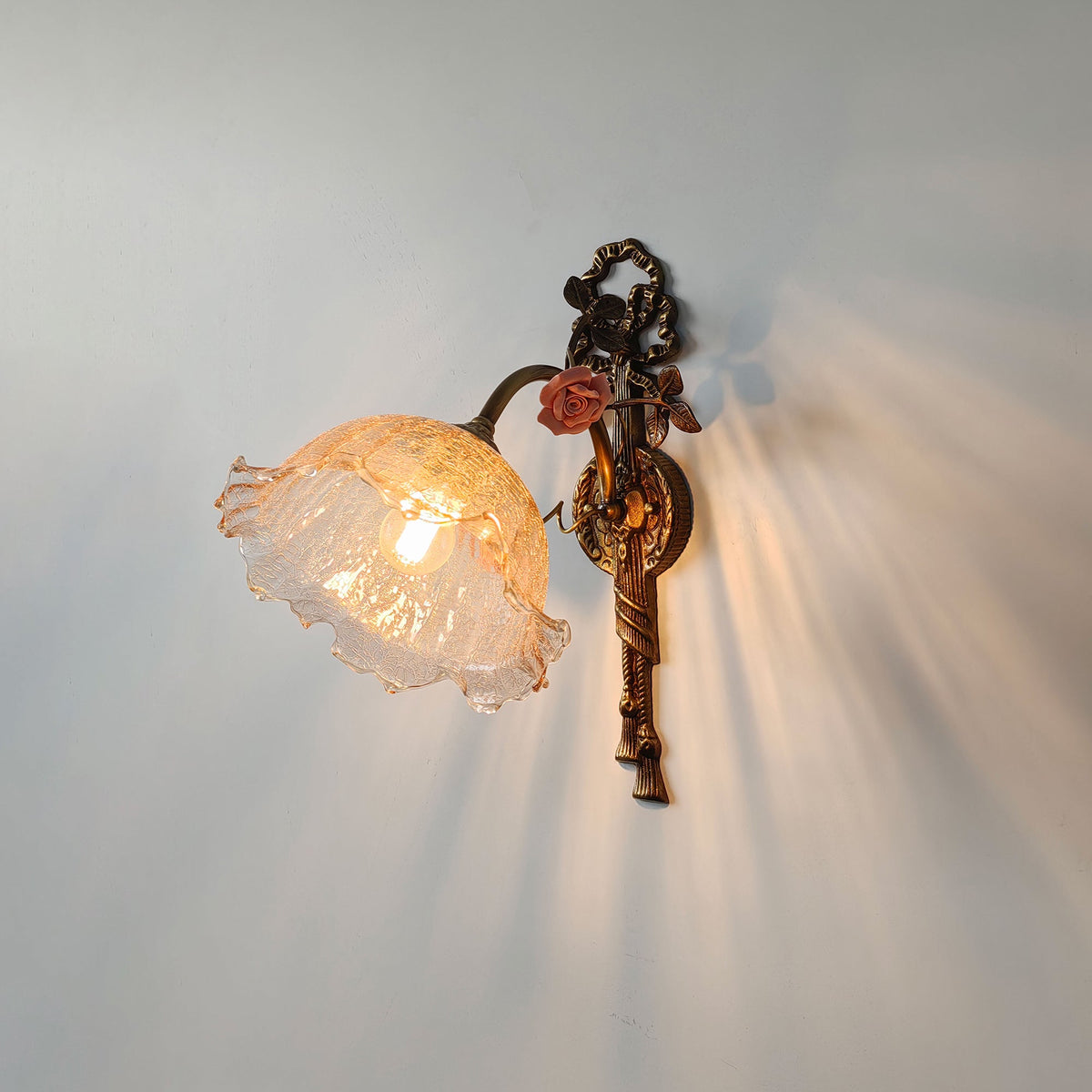 neiman-wall-lamp