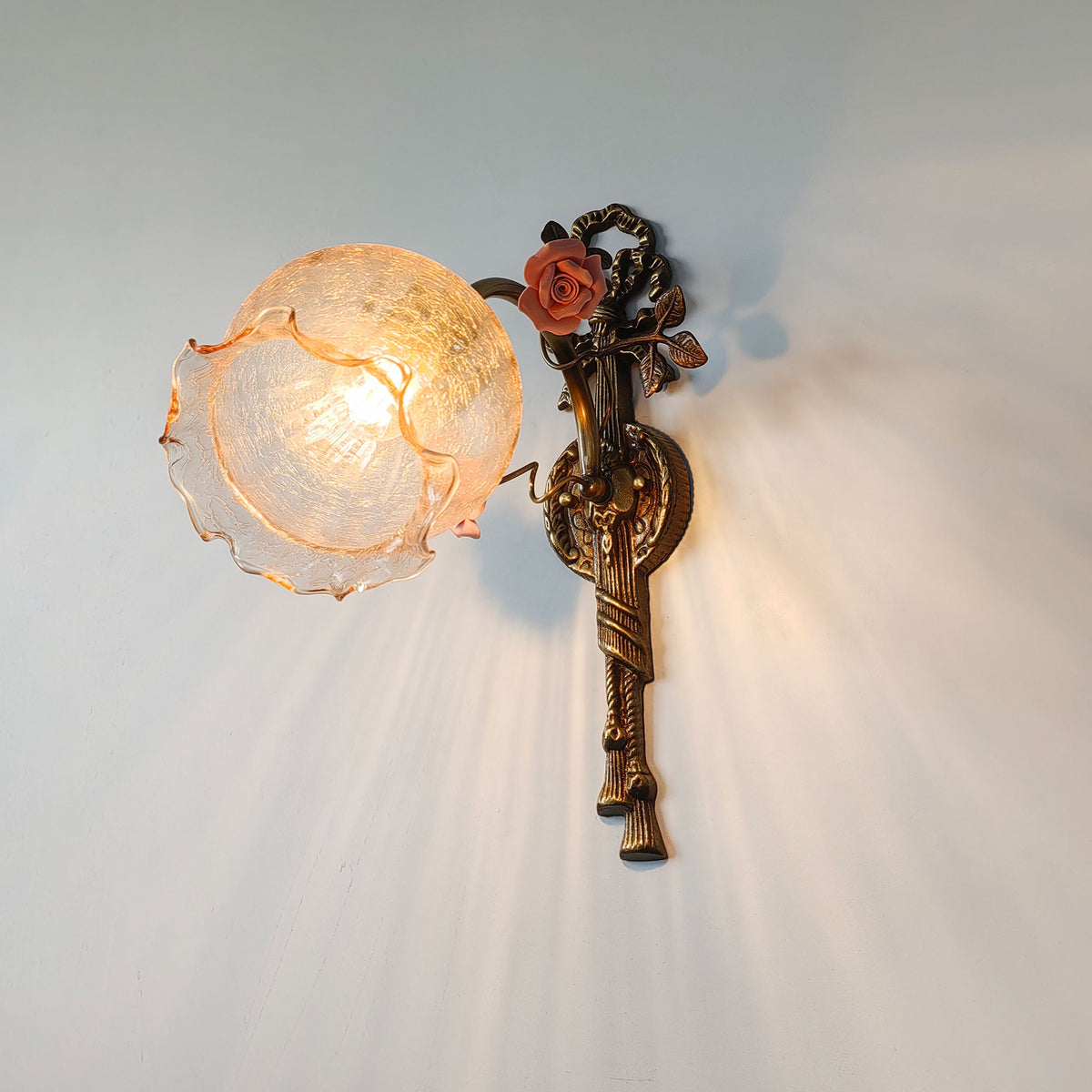 neiman-wall-lamp