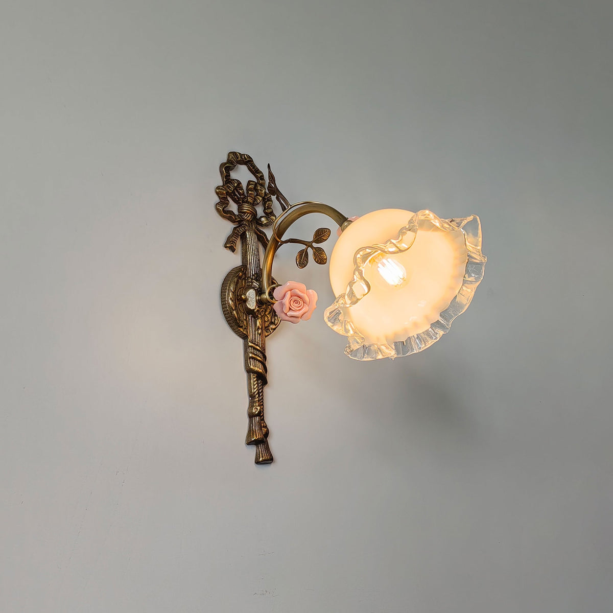 neiman-wall-lamp