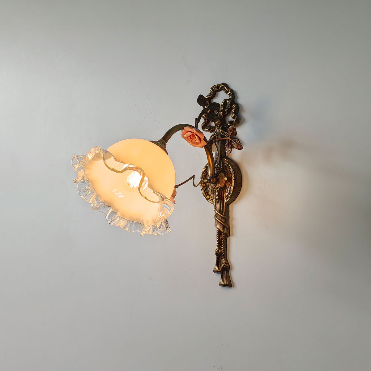 neiman-wall-lamp
