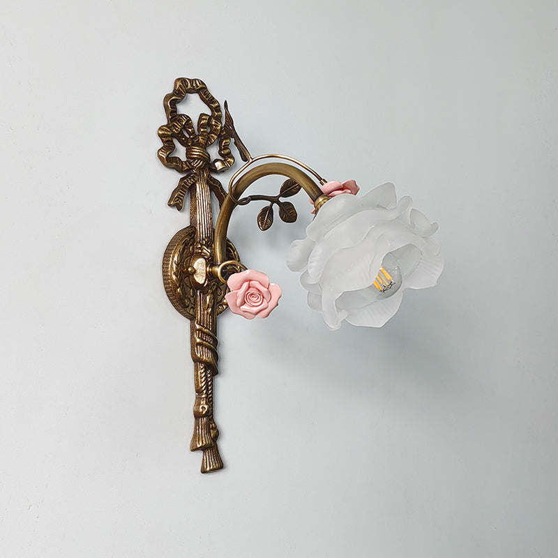 neiman-wall-lamp