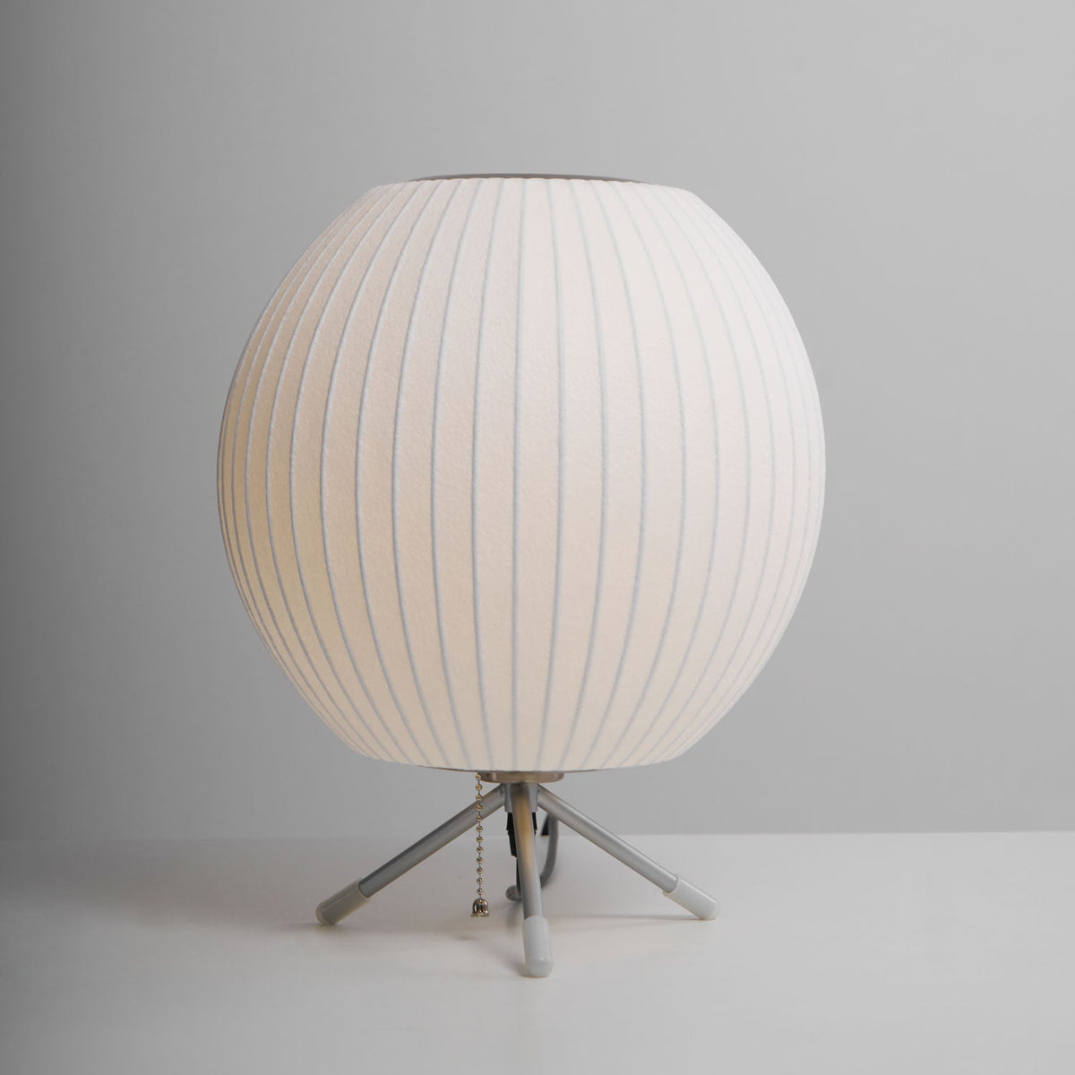 Tripod Bubble Table Lamp – Mid-Century Modern Sculptural Lighting