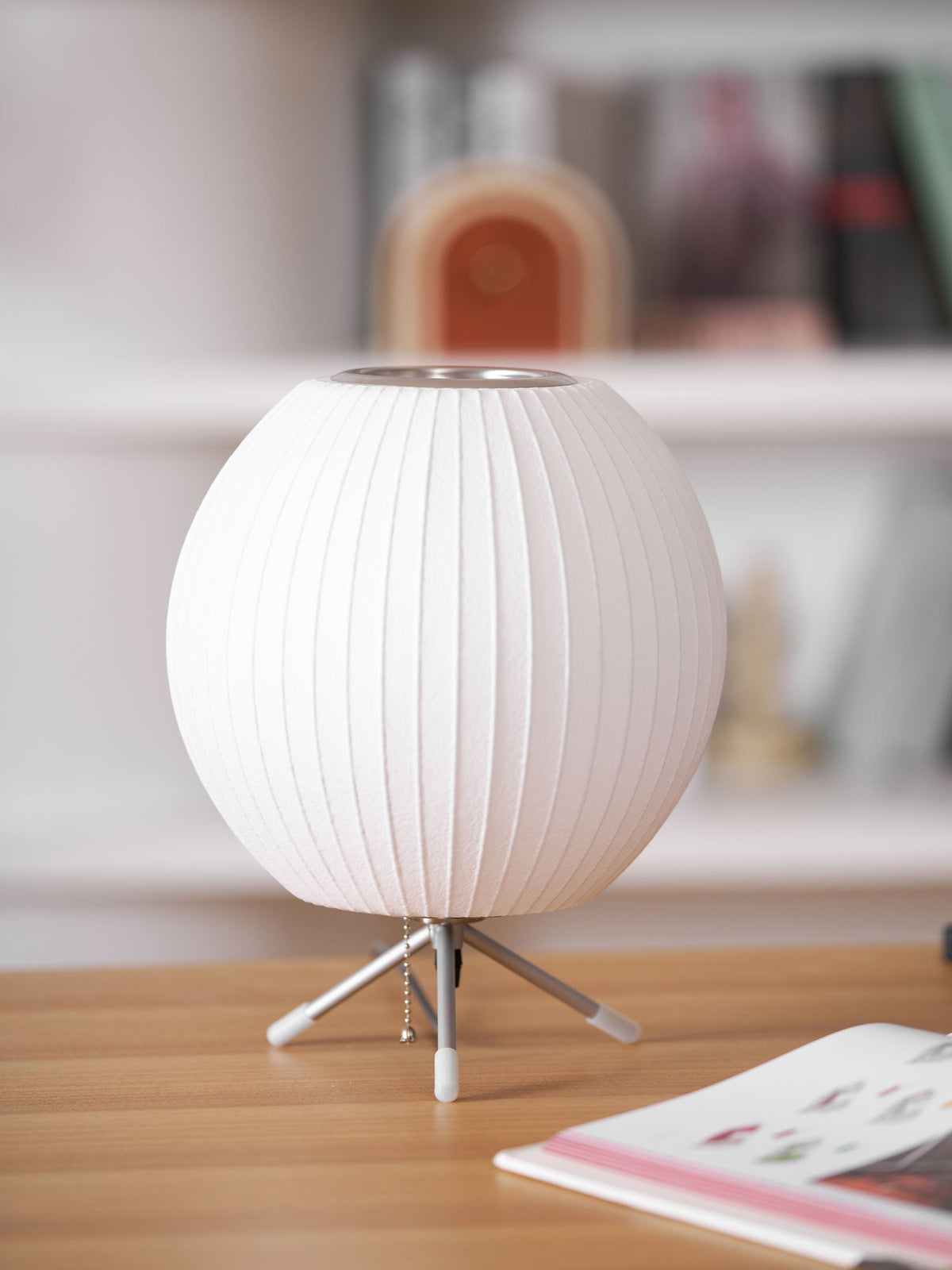 Tripod Bubble Table Lamp – Mid-Century Modern Sculptural Lighting