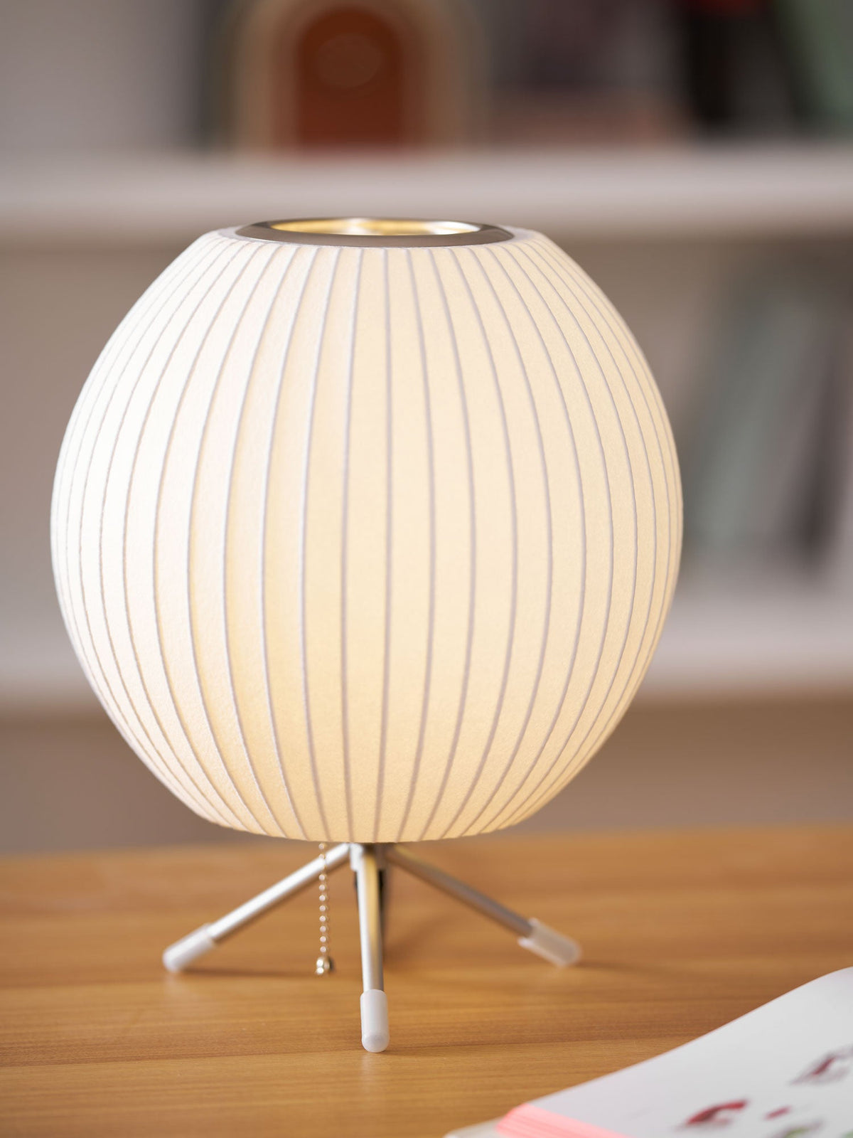 Tripod Bubble Table Lamp – Mid-Century Modern Sculptural Lighting