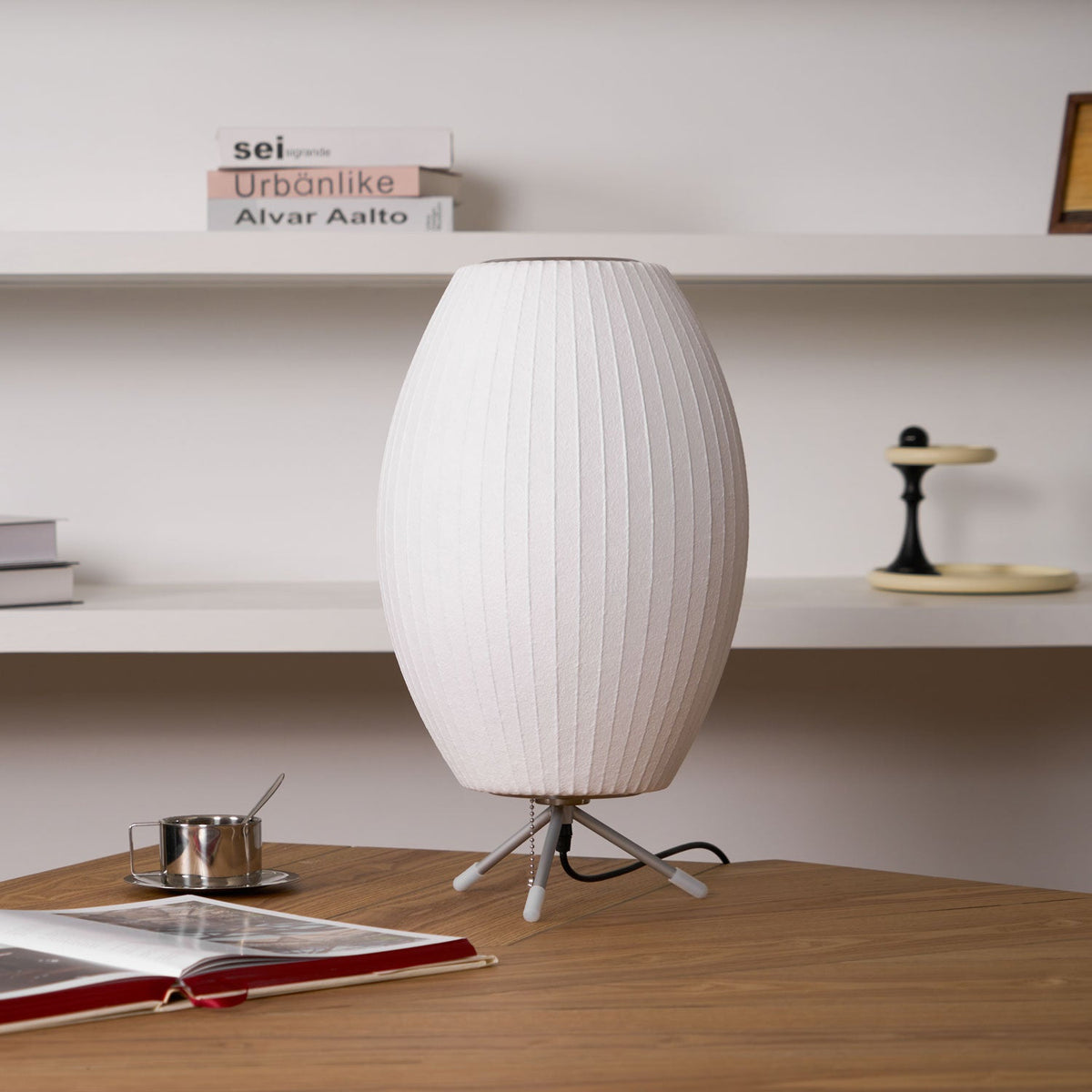 Tripod Bubble Table Lamp – Mid-Century Modern Sculptural Lighting