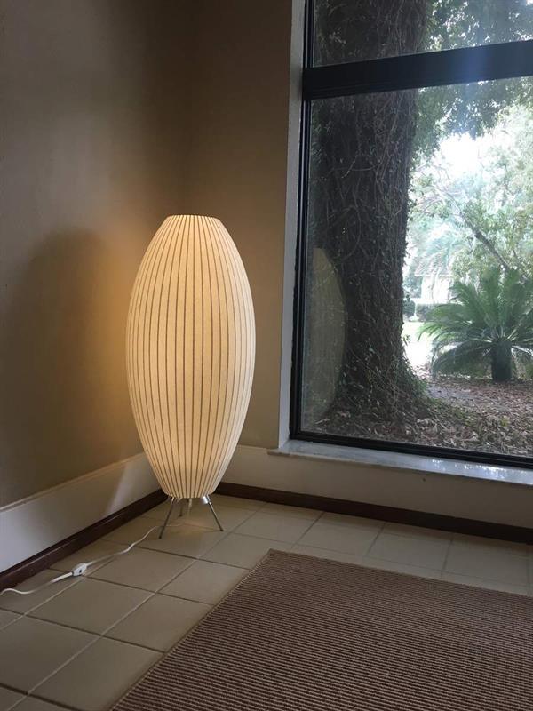 Tripod Bubble Table Lamp – Mid-Century Modern Sculptural Lighting