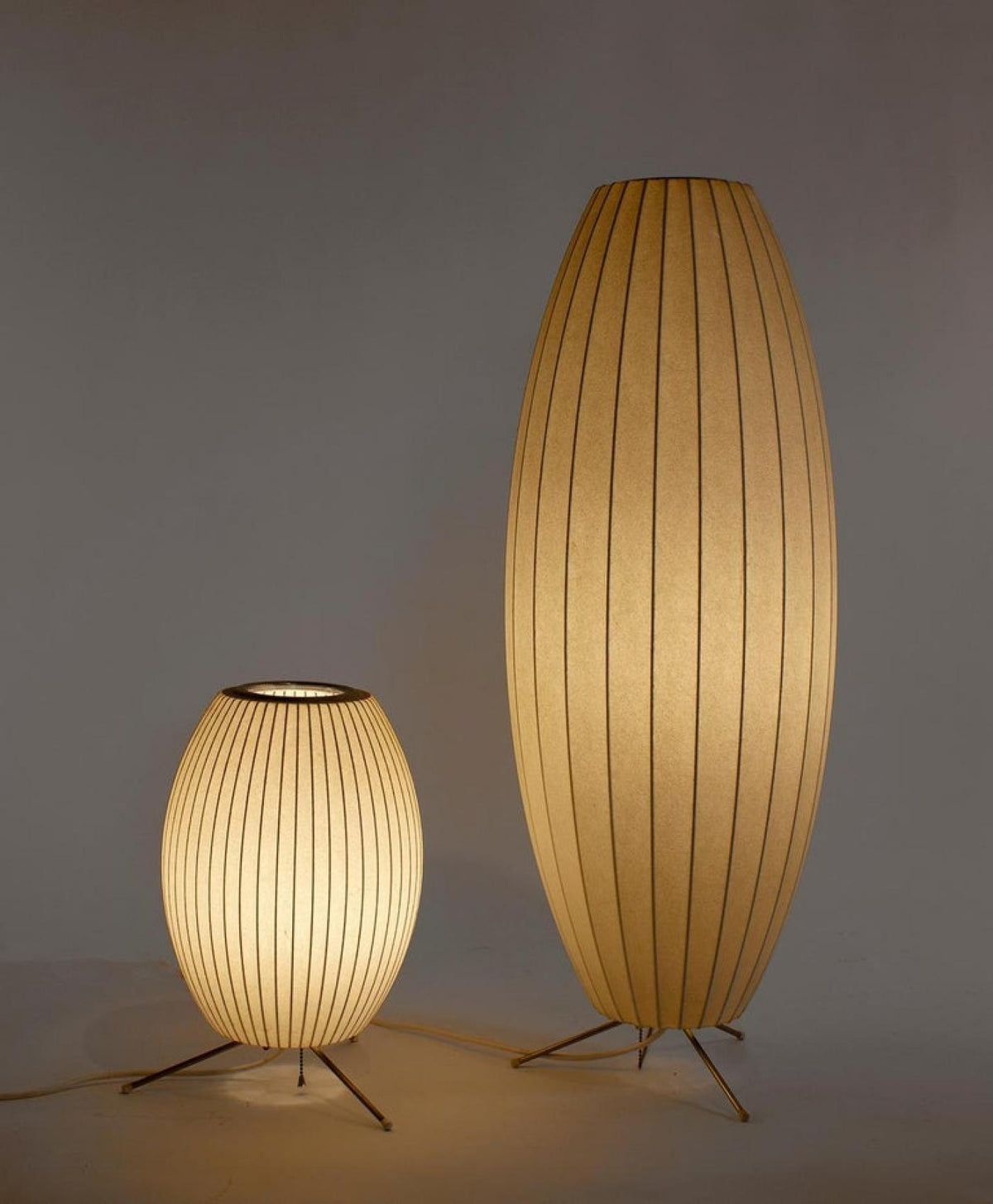 Tripod Bubble Table Lamp – Mid-Century Modern Sculptural Lighting