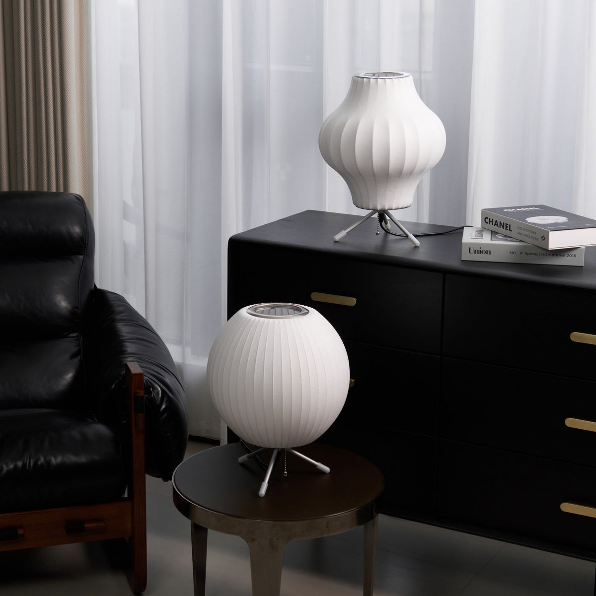 Tripod Bubble Table Lamp – Mid-Century Modern Sculptural Lighting