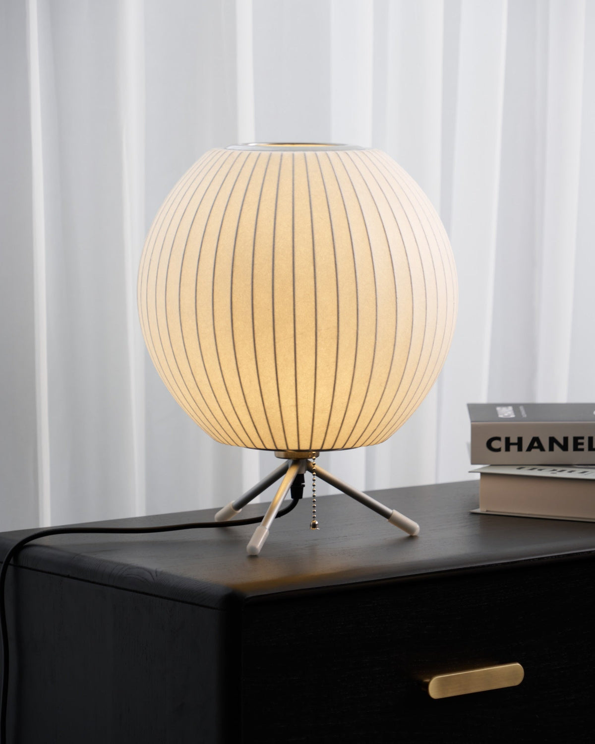 Tripod Bubble Table Lamp – Mid-Century Modern Sculptural Lighting