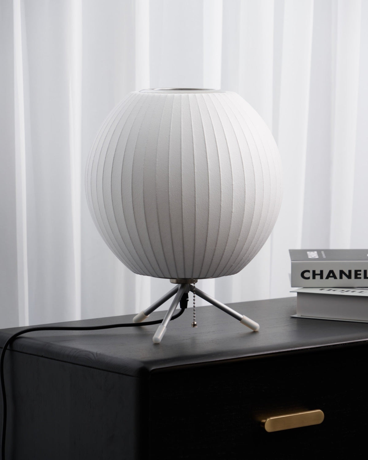 Tripod Bubble Table Lamp – Mid-Century Modern Sculptural Lighting