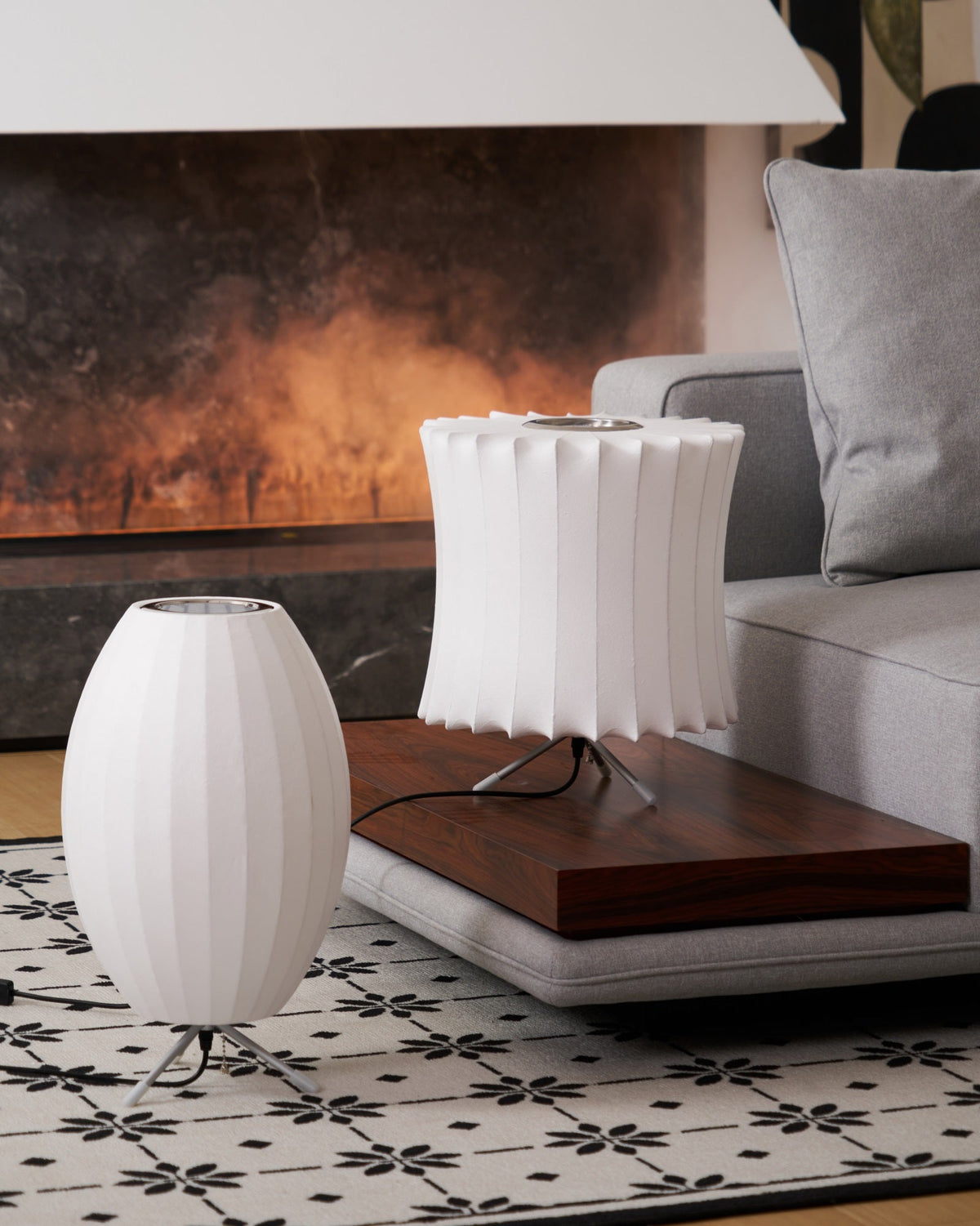 Tripod Bubble Table Lamp – Mid-Century Modern Sculptural Lighting