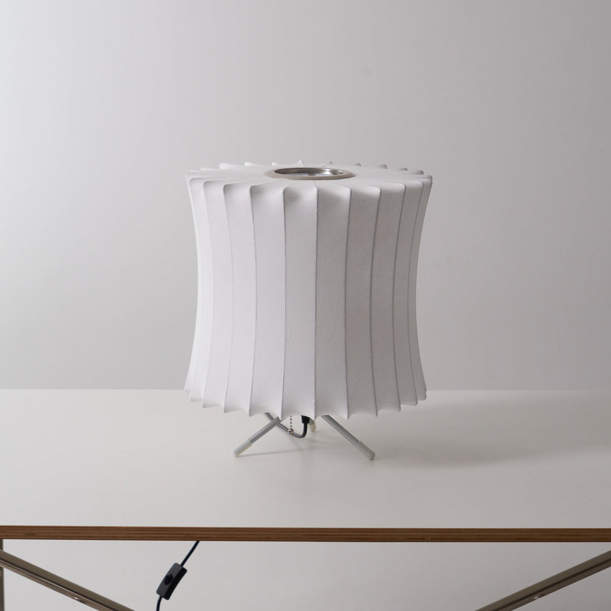 Tripod Bubble Table Lamp – Mid-Century Modern Sculptural Lighting