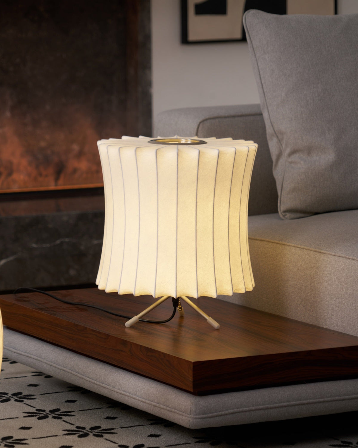 Tripod Bubble Table Lamp – Mid-Century Modern Sculptural Lighting