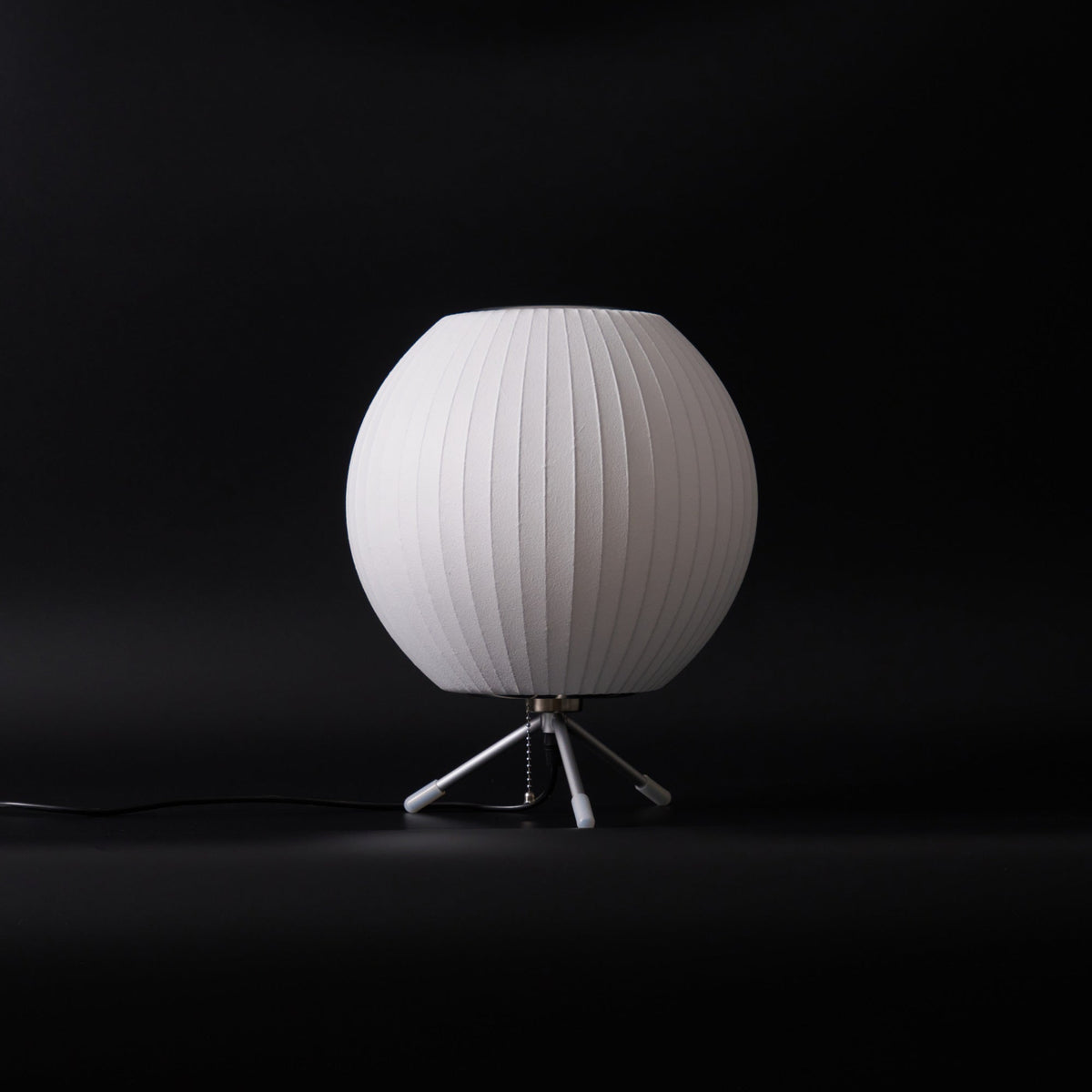 Tripod Bubble Table Lamp – Mid-Century Modern Sculptural Lighting