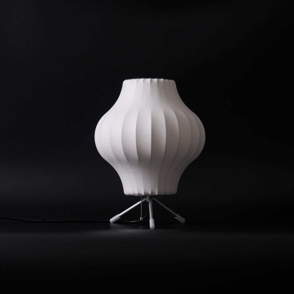 Tripod Bubble Table Lamp – Mid-Century Modern Sculptural Lighting