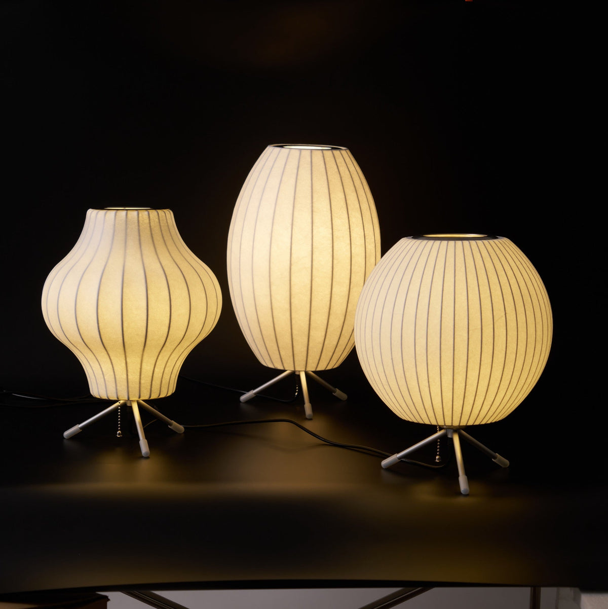 Tripod Bubble Table Lamp – Mid-Century Modern Sculptural Lighting