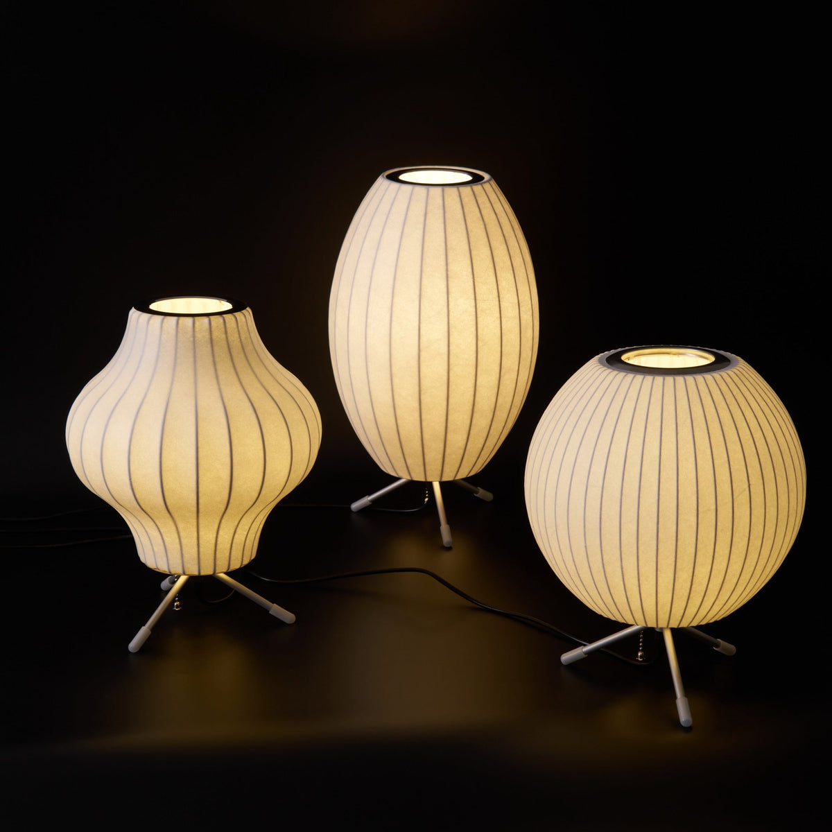 Tripod Bubble Table Lamp – Mid-Century Modern Sculptural Lighting