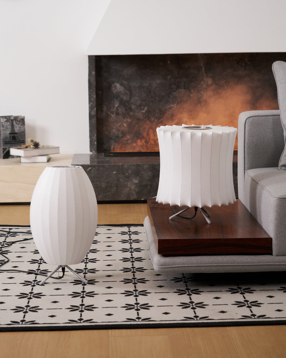 Tripod Bubble Table Lamp – Mid-Century Modern Sculptural Lighting