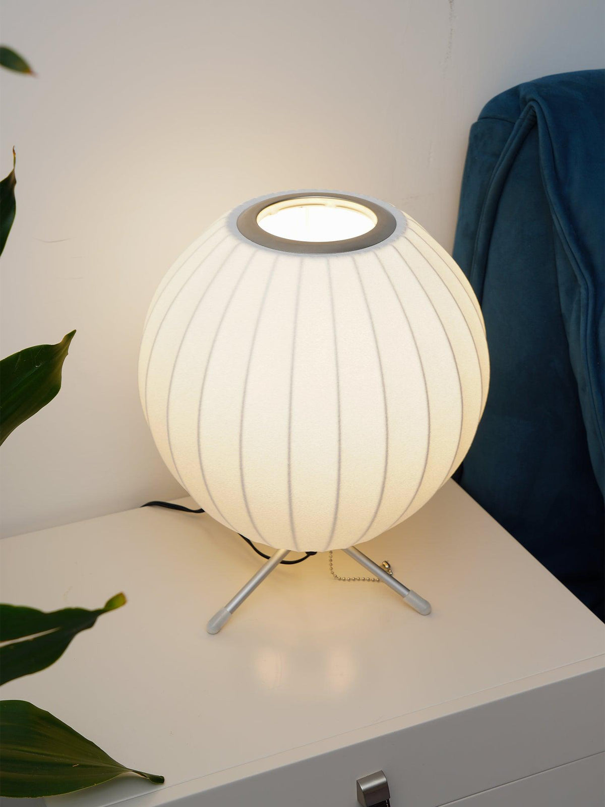 Tripod Bubble Table Lamp – Mid-Century Modern Sculptural Lighting