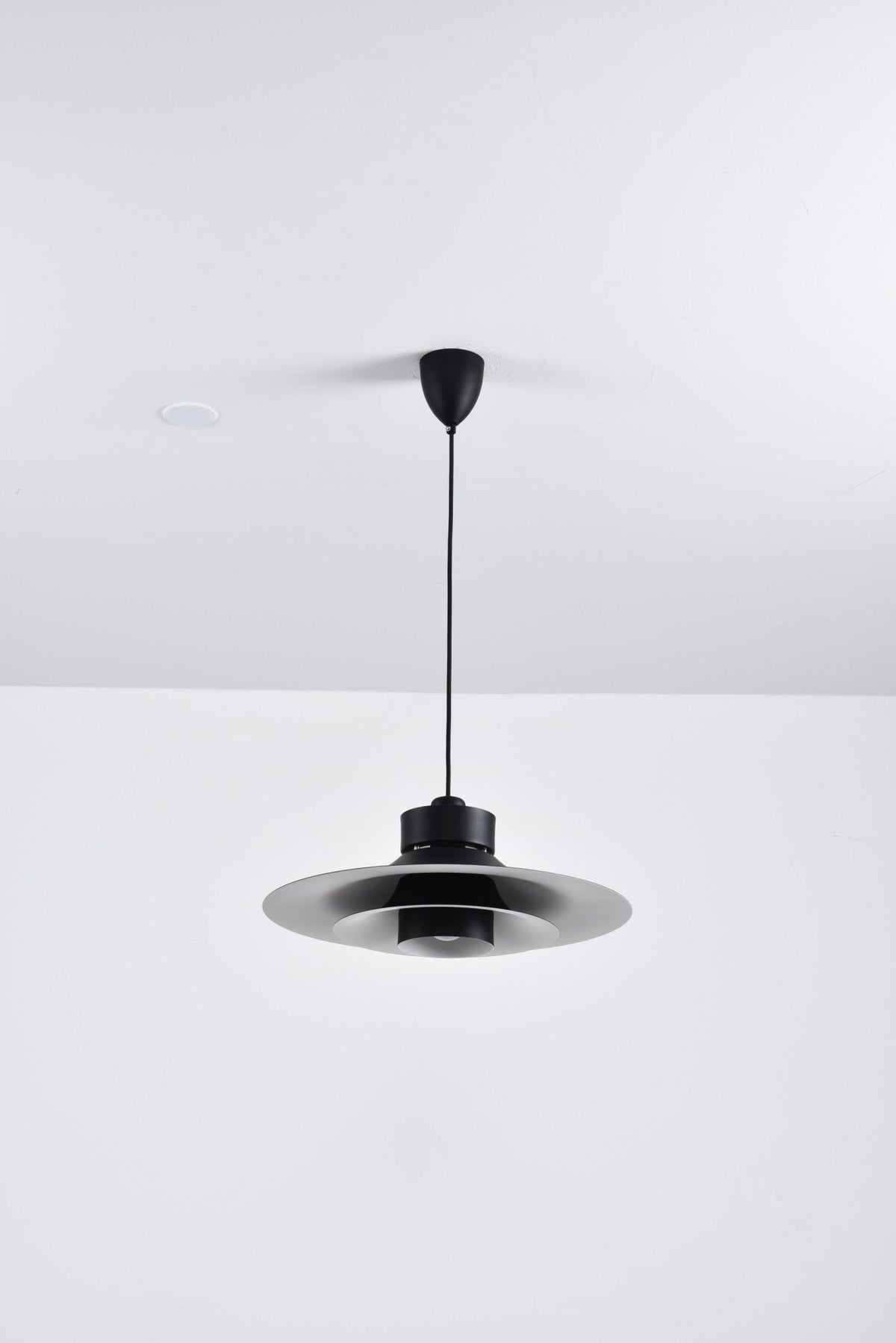 Nero Eclipse Modern Pendant Light – Matte Black Designer Ceiling Lamp