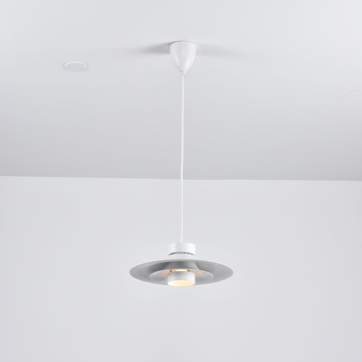 Nero Eclipse Modern Pendant Light – Matte Black Designer Ceiling Lamp