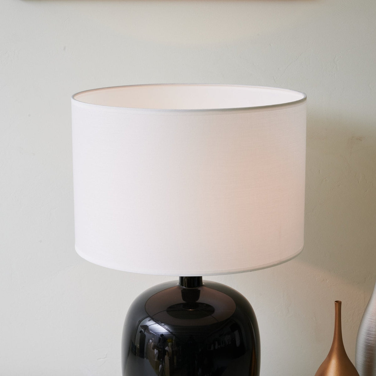 Noir Gloss Table Lamp – Modern Ceramic Bedside Light with White Drum Shade