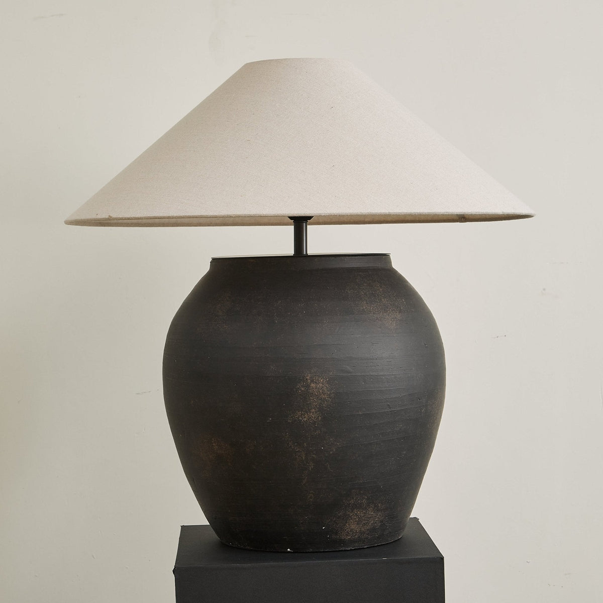 Noira Terracotta Table Lamp with Linen Shade for Ambient Bedroom Lighting
