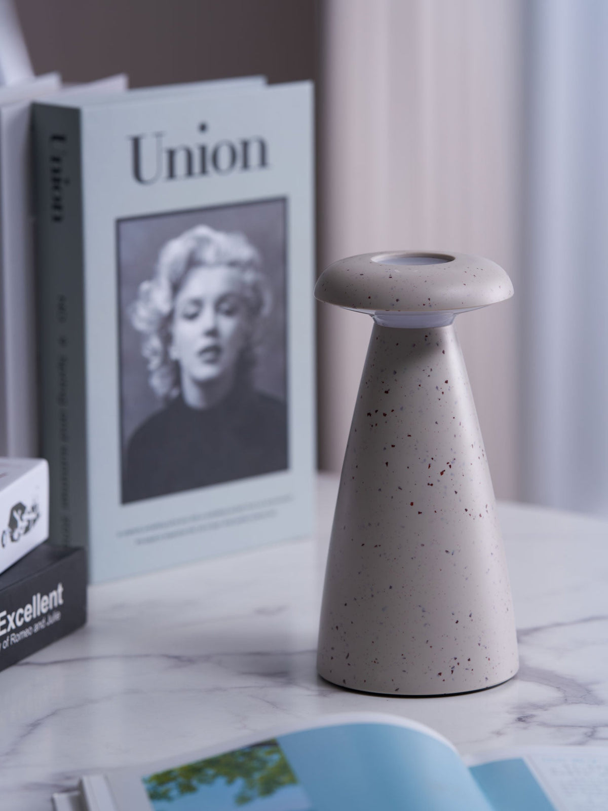 Noko Rechargeable Mushroom Table Lamp in Ceramic Finish