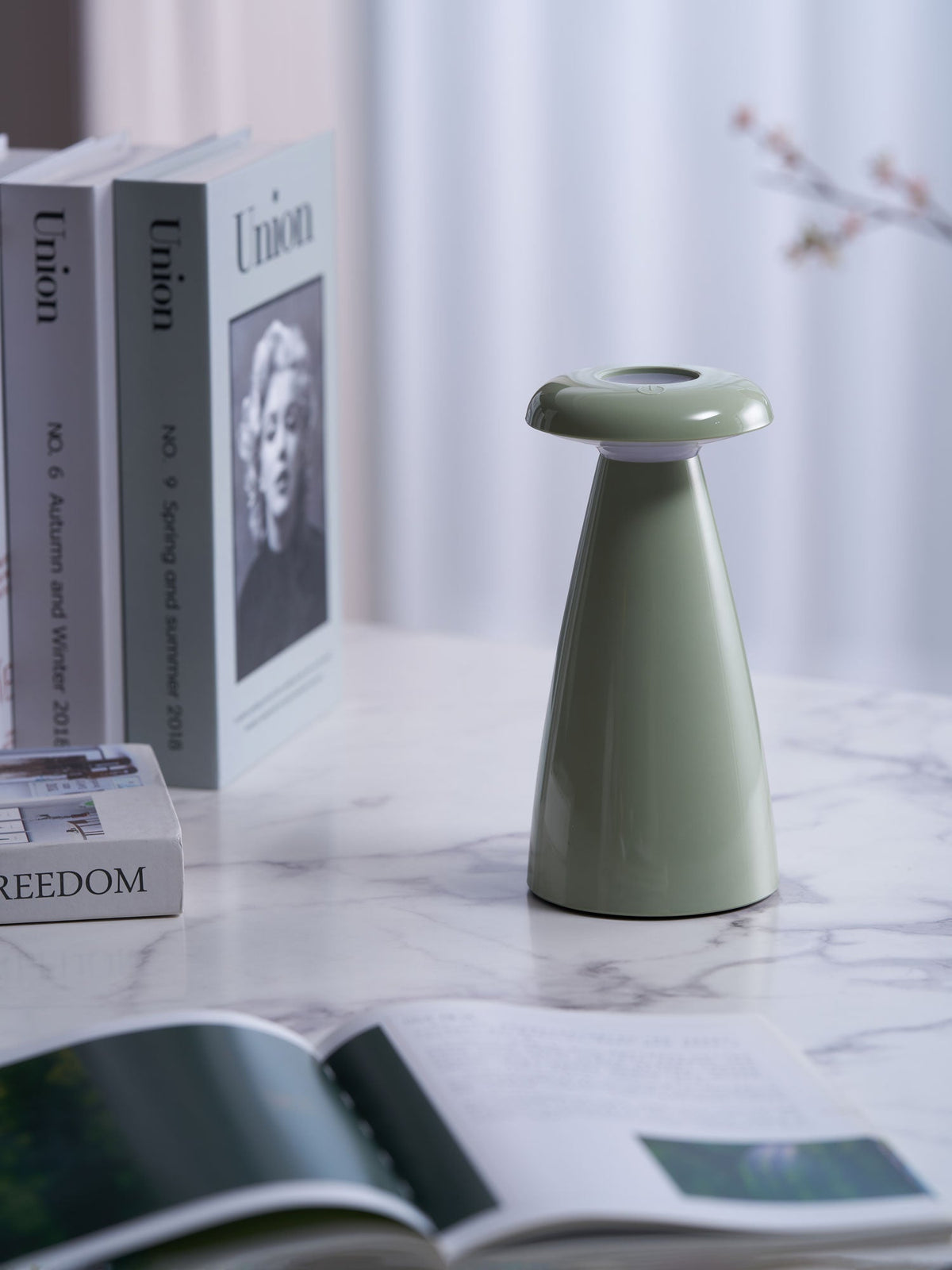 Noko Rechargeable Mushroom Table Lamp in Ceramic Finish