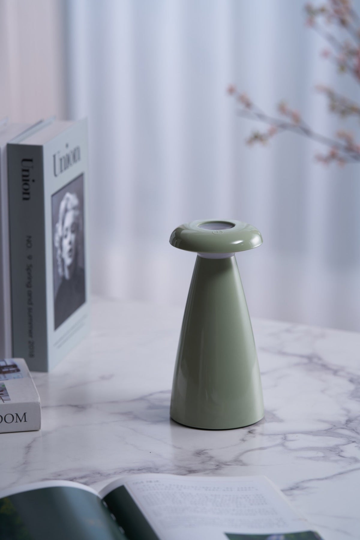 Noko Rechargeable Mushroom Table Lamp in Ceramic Finish