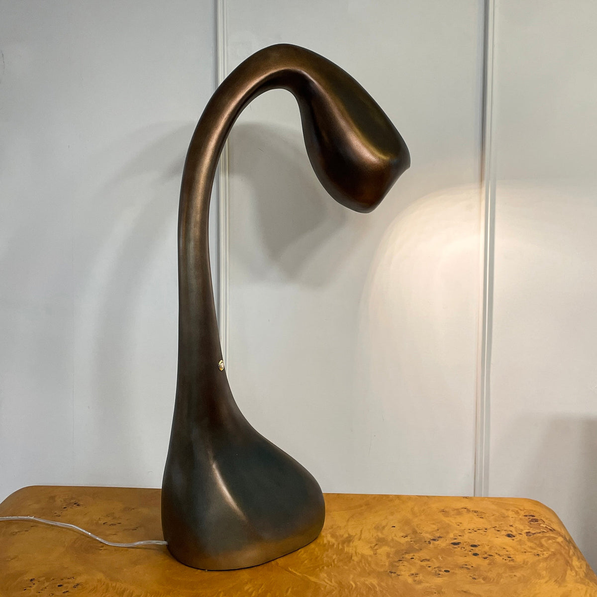 noor-grande-sculptural-floor-lamp