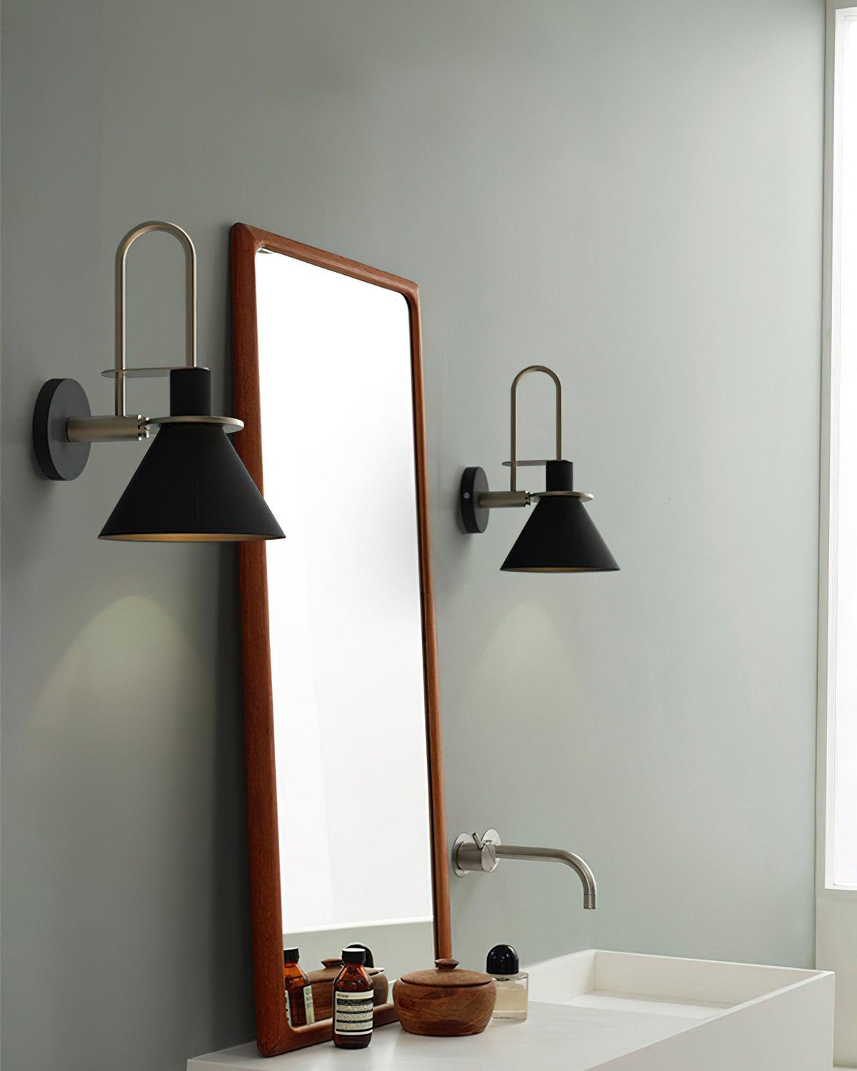 nordic-metal-wall-sconce