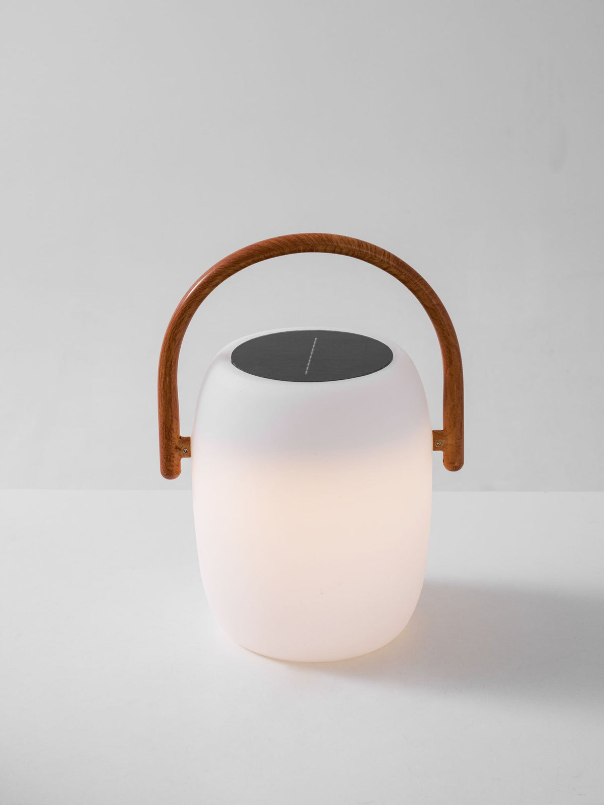 Noria Solar Outdoor Lantern – Portable LED Garden Light with Wood Handle