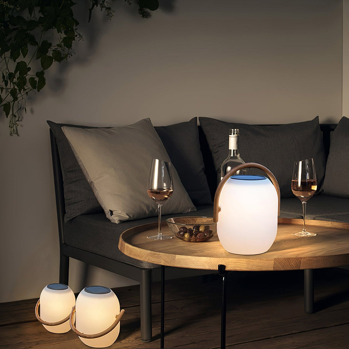 Noria Solar Outdoor Lantern – Portable LED Garden Light with Wood Handle