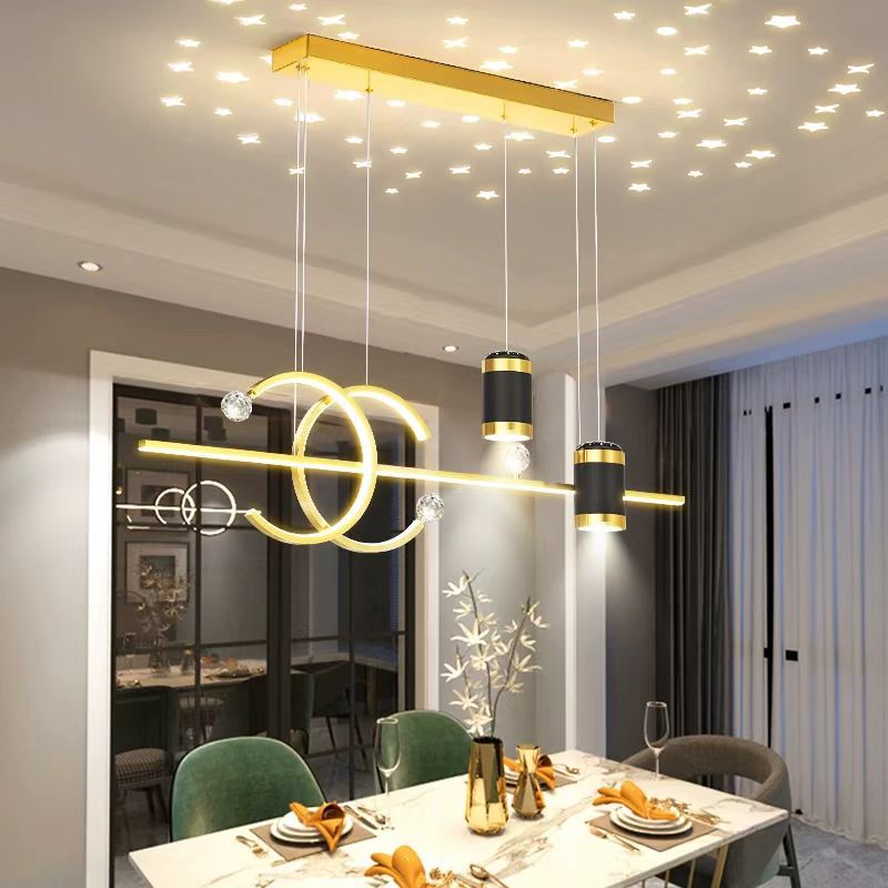 Chandelier Style Table Lamp In The Dining Room