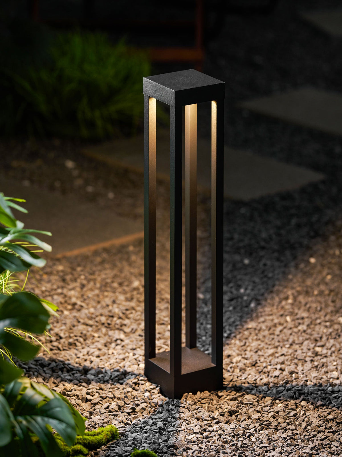 Obsidian Post Outdoor Bollard Light – Minimalist Black Aluminum LED