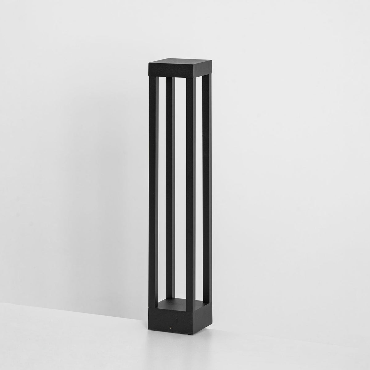 Obsidian Post Outdoor Bollard Light – Minimalist Black Aluminum LED