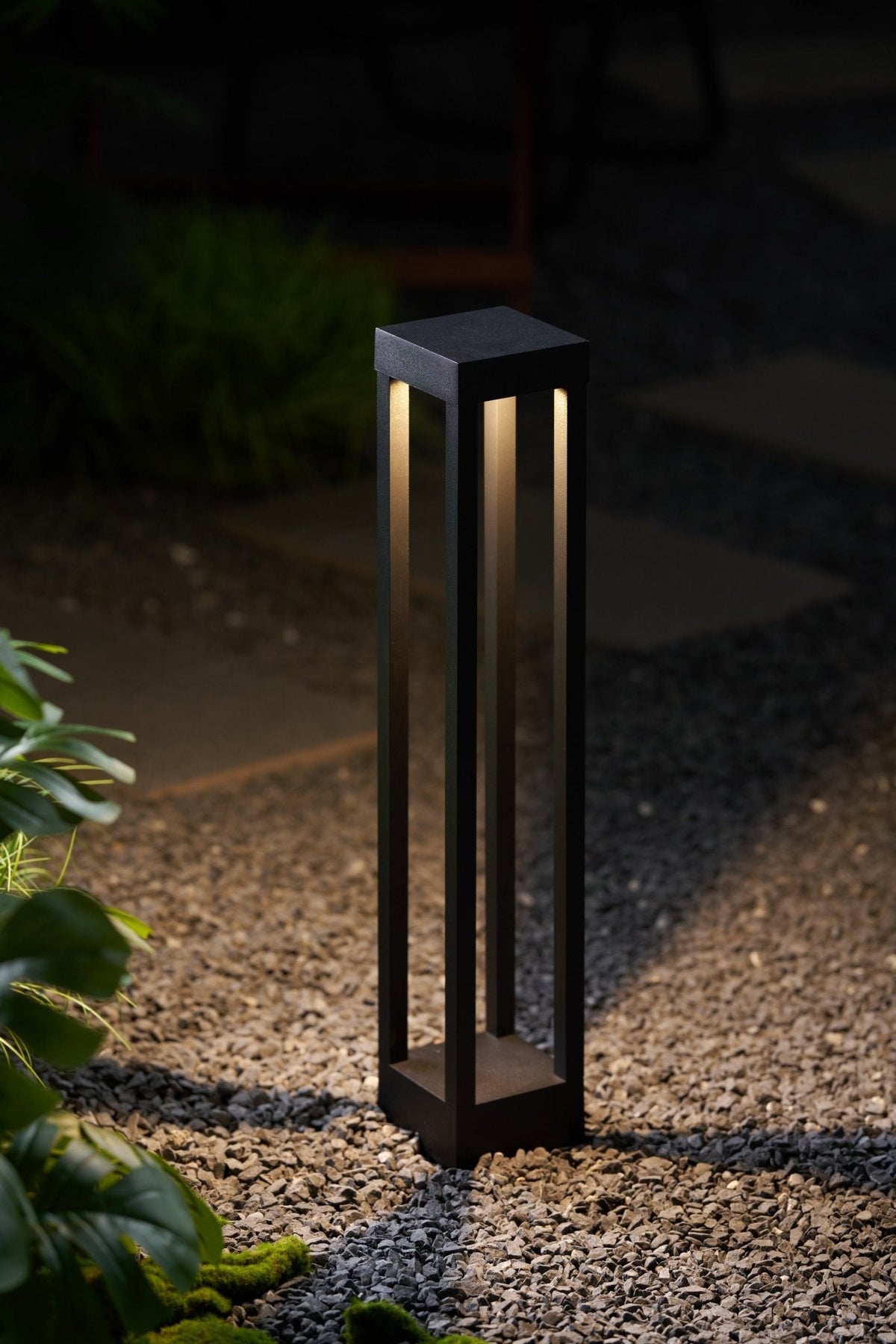 Obsidian Post Outdoor Bollard Light – Minimalist Black Aluminum LED