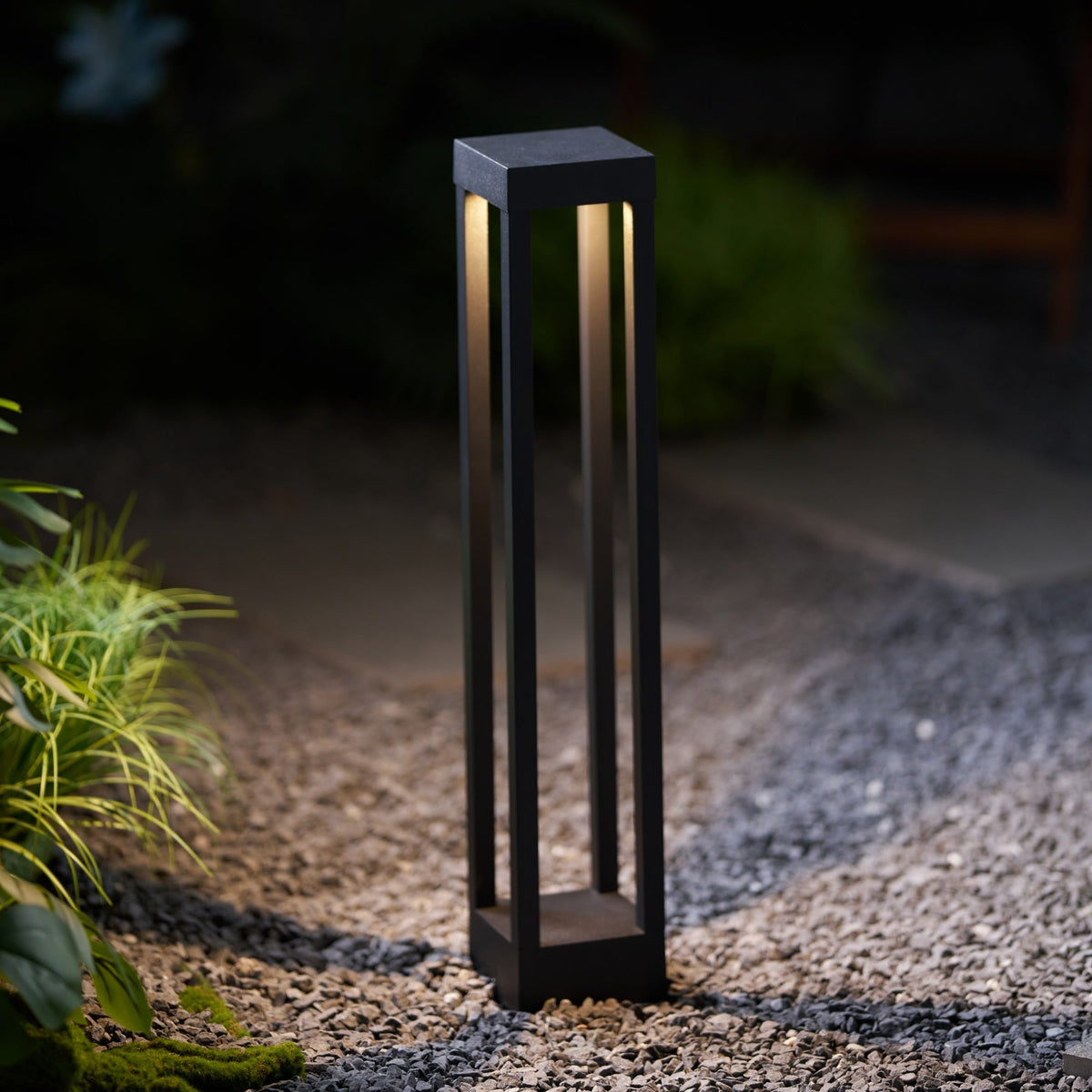 Obsidian Post Outdoor Bollard Light – Minimalist Black Aluminum LED